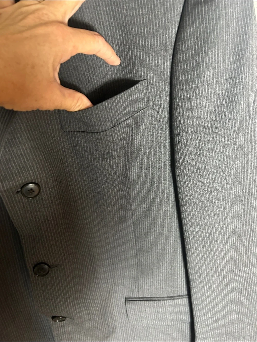 Claiborne Men’s Dark Gray Fine Pinstripe Suit Blazer Jacket 42R (216)